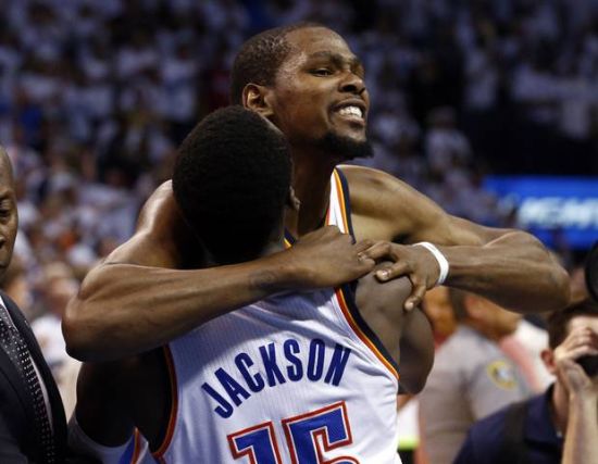 由队友轻松 由队友轻松