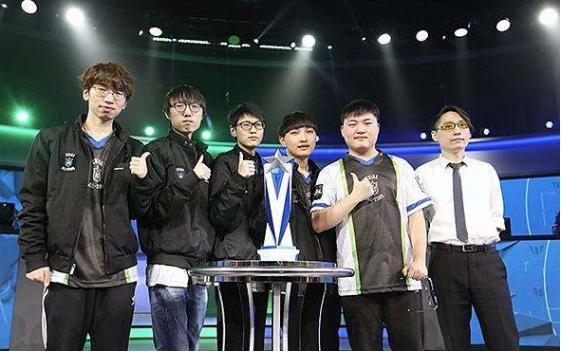 出不仅是一 出不仅是一