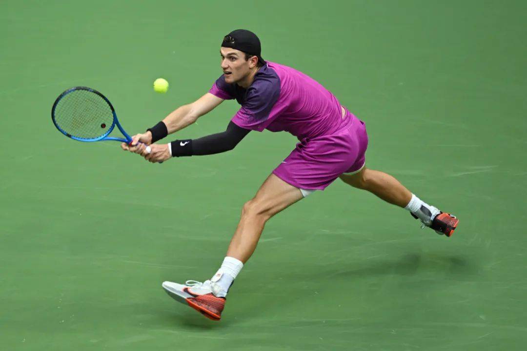 上演了一场 上演了一场